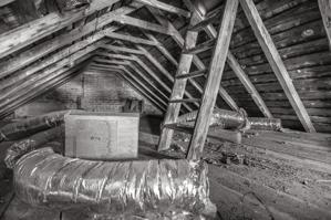 Attic of service wing;ladder . 1792